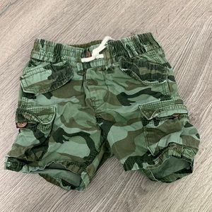Baby gap camo cargo shorts - 6-12 months